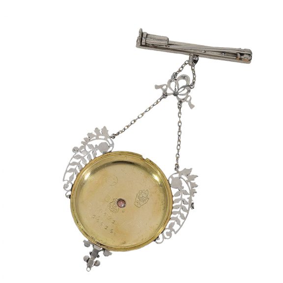 Swiss 18 Carat gold highly refined Art Nouveau pendant watch Circa 1910 Swiss 18 Carat gold highly refined Art Nouveau pendant watch Circa 1910