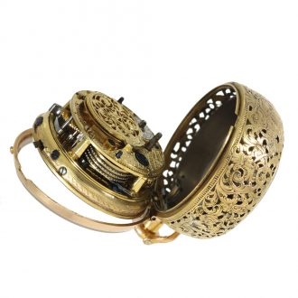 English gold and enamel repoussé repeater pocket watch Circa 1740