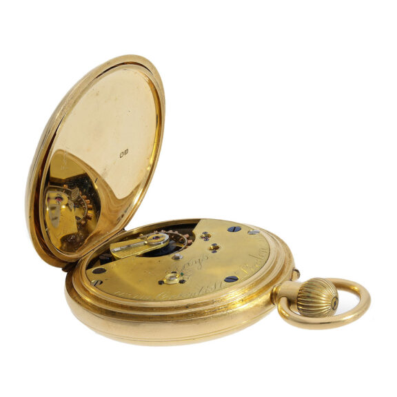 The movement is equipped with an English precision lever escapement The movement is equipped with an English precision lever escapement