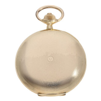 The watch’s full hunting case is made entirely of gold and its front and back covers are engine turned