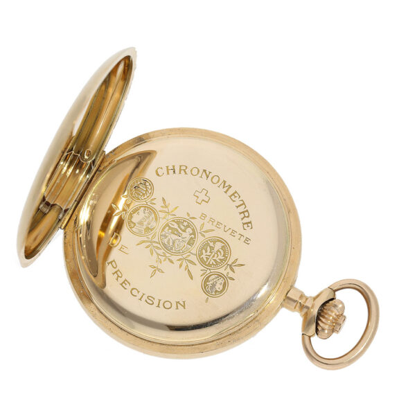 The dial, dust cover and movement are all proudly marked with the inscription "Chronomètre Genève" The dial, dust cover and movement are all proudly marked with the inscription "Chronomètre Genève"
