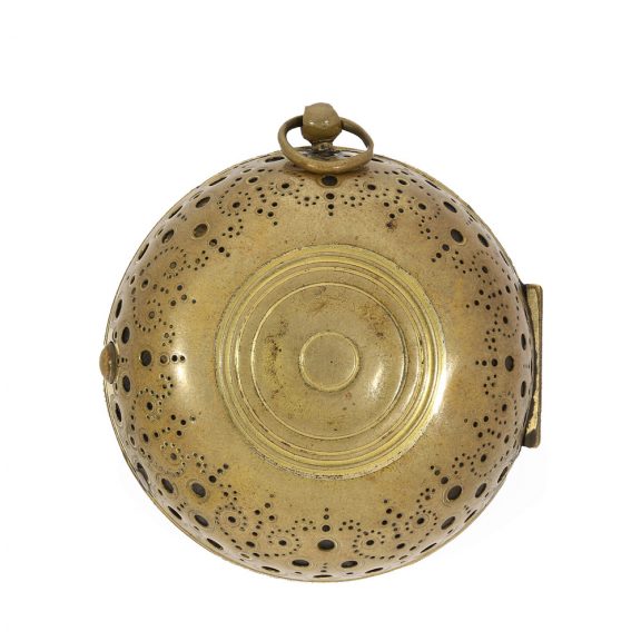Swiss gilt single handed quality oignon watch with alarm Circa 1705 Swiss gilt single handed quality oignon watch with alarm Circa 1705