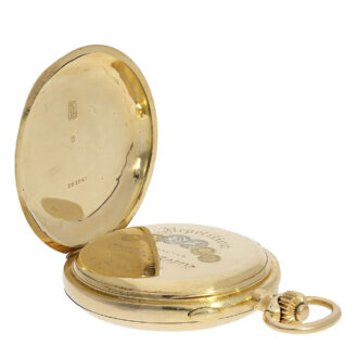 The dial and dust cover are both signed The dial and dust cover are both signed