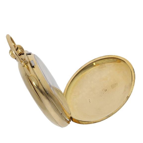 The original white enamel dial is in excellent condition with factory glazing The original white enamel dial is in excellent condition with factory glazing