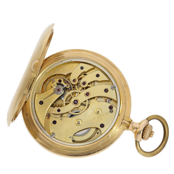 The movement has a fine anchor chronometer escapement The movement has a fine anchor chronometer escapement