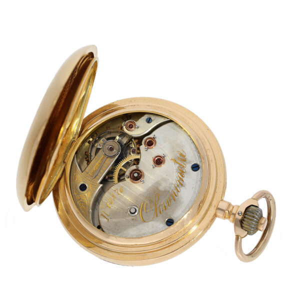 The movement features a fine chronometer escapement with screwed gold chatons, 18 rubies and a special rocker The movement features a fine chronometer escapement with screwed gold chatons, 18 rubies and a special rocker