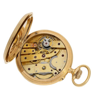 The movement is equipped with a rare chronometer escapement, it boasts the special Rosat fine adjustment, Wolf's teeth and an anchor chronometer No.24026
