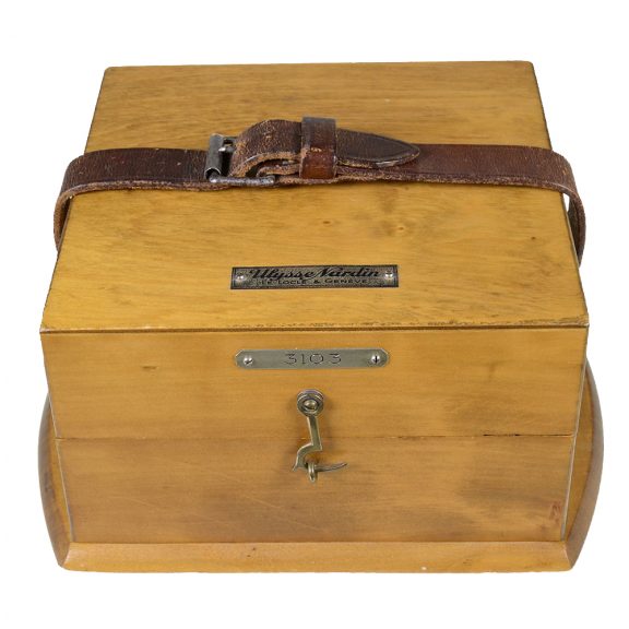 Swiss very rare small marine deck chronometer in transport box Circa 1925 Swiss very rare small marine deck chronometer in transport box Circa 1925