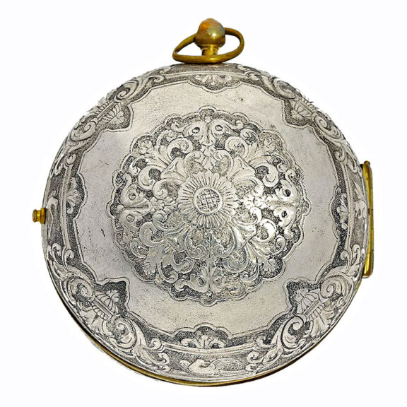 French decorative silver Oignon pocket watch Circa 1691-1729 French decorative silver Oignon pocket watch Circa 1691-1729