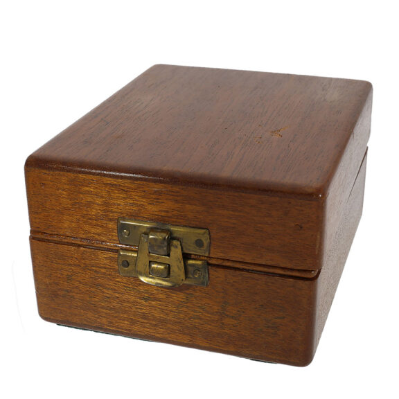 This Ulysse Nardin observation chronometer is accompanied by a wooden box, which features a screwed brass housing and bears the signature of Dennison British Made This Ulysse Nardin observation chronometer is accompanied by a wooden box, which features a screwed brass housing and bears the signature of Dennison British Made