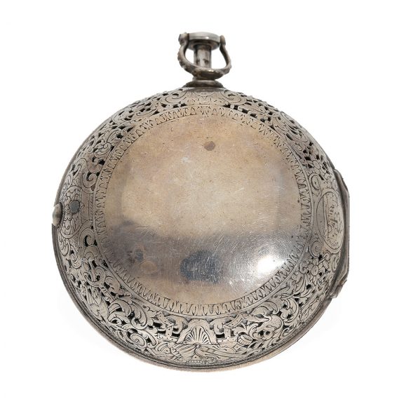 Fine English silver à tact oignon watch with à toc repeater Circa 1700 Fine English silver à tact oignon watch with à toc repeater Circa 1700