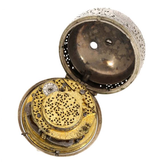 English metal repeating watch from aristocratic property Circa 1700 English metal repeating watch from aristocratic property Circa 1700
