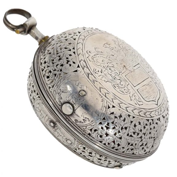 English metal repeating watch from aristocratic property Circa 1700 English metal repeating watch from aristocratic property Circa 1700