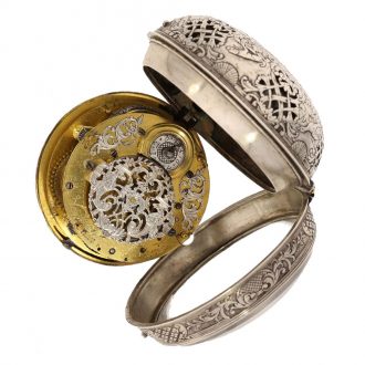 French magnificent silver repeating oignon watch Circa 1720 French magnificent silver repeating oignon watch Circa 1720