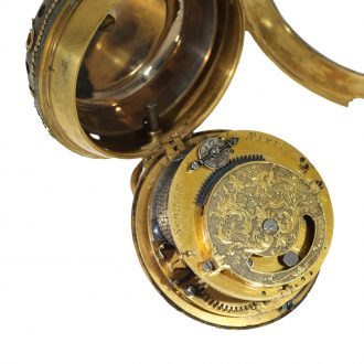 French gilt brass oignon watch with hour and quarter repeater Circa 1690