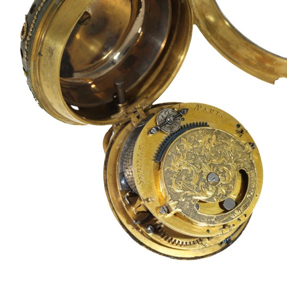 French gilt brass oignon watch with hour and quarter repeater Circa 1690 French gilt brass oignon watch with hour and quarter repeater Circa 1690