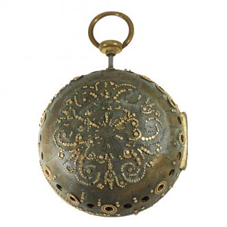 French gilt brass oignon watch with hour and quarter repeater Circa 1690