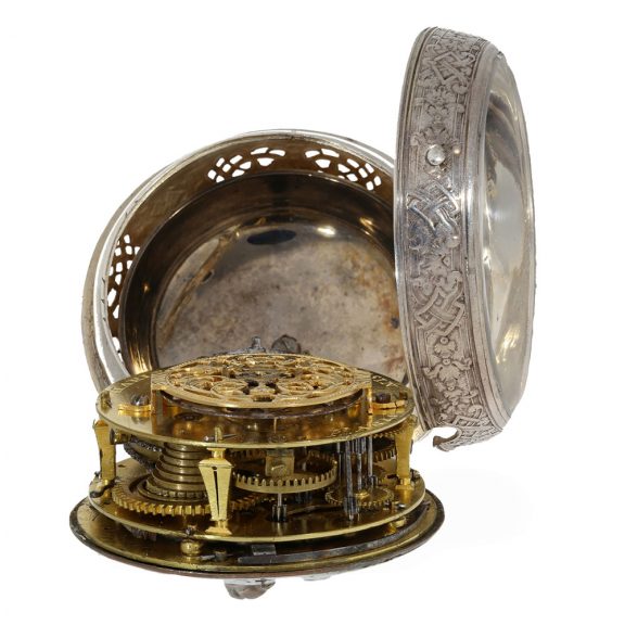 French silver oignon shaped watch with repetition Circa 1718 French silver oignon shaped watch with repetition Circa 1718