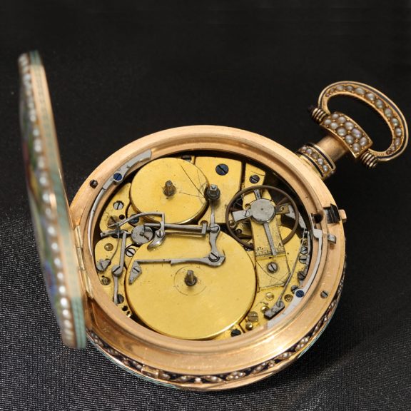 Swiss 18K gold repeater made for the Chinese market Circa 1820 Swiss 18K gold repeater made for the Chinese market Circa 1820