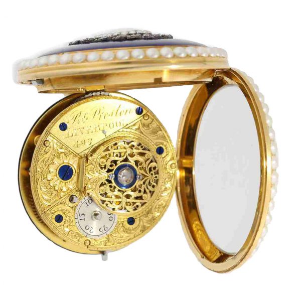 The movement is highly interesting with an exceptionally large diamond cover stone and an artistically engraved plate The movement is highly interesting with an exceptionally large diamond cover stone and an artistically engraved plate