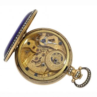 The movement of this watch features a lever escapement with a false pendulum, is glazed and magnificently decorated The movement of this watch features a lever escapement with a false pendulum, is glazed and magnificently decorated