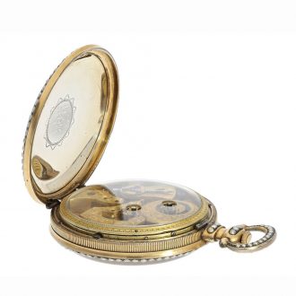 The movement of this watch features a lever escapement with a false pendulum, is glazed and magnificently decorated The movement of this watch features a lever escapement with a false pendulum, is glazed and magnificently decorated