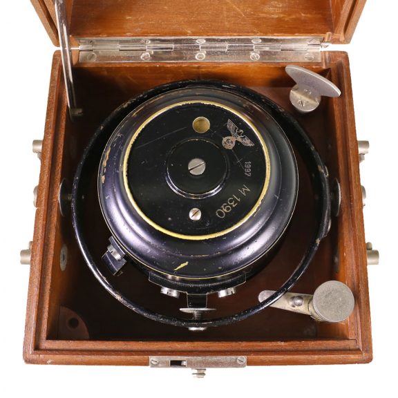 German Kriegsmarine chronometer in mahogany box Circa 1940 German Kriegsmarine chronometer in mahogany box Circa 1940