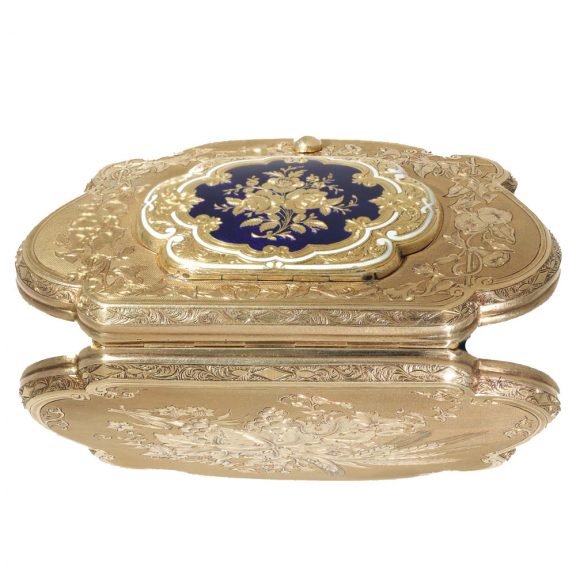 Swiss 18 carat gold and enamel purse with concealed watch Circa 1850 Swiss 18 carat gold and enamel purse with concealed watch Circa 1850