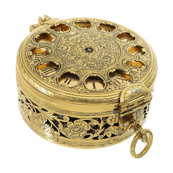 German important gilded brass coach watch with self strike Circa 1670 German important gilded brass coach watch with self strike Circa 1670