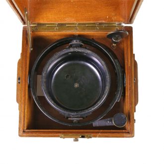 German bakelite marine chronometer in wooden box Circa 1940