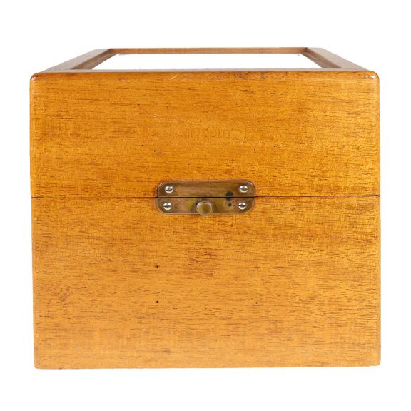 German bakelite marine chronometer in wooden box Circa 1940 German bakelite marine chronometer in wooden box Circa 1940