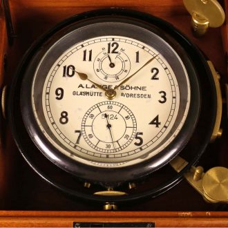 German bakelite marine chronometer in wooden box Circa 1943