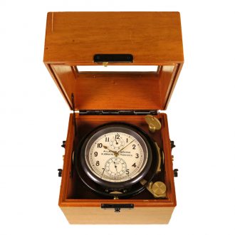 German bakelite marine chronometer in wooden box Circa 1943