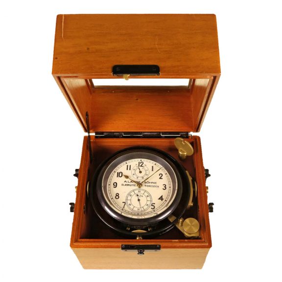 German bakelite marine chronometer in wooden box Circa 1943