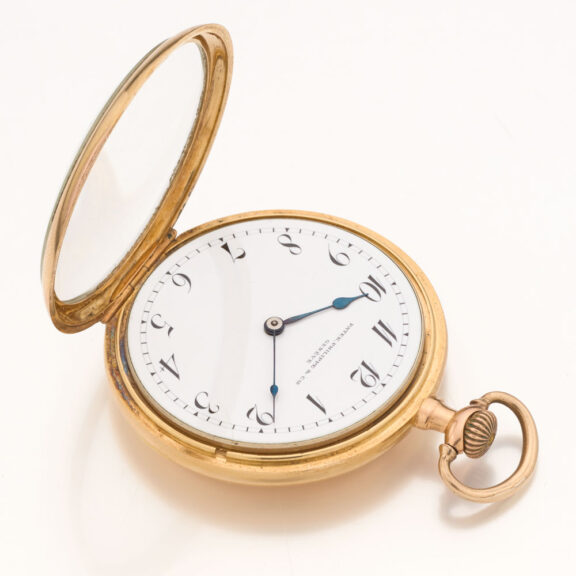 Swiss gold dress watch without second, polished case Circa 1890 Swiss gold dress watch without second, polished case Circa 1890