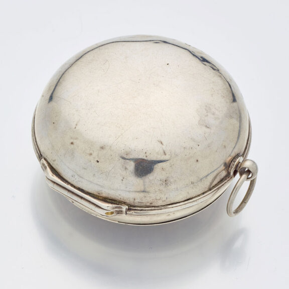 English silver watch with date and glazed balance cock Circa 1695 English silver watch with date and glazed balance cock Circa 1695