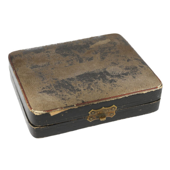 Swiss gold hunting cased lady's watch "Louis XV" Circa 1885 Swiss gold hunting cased lady's watch "Louis XV" Circa 1885