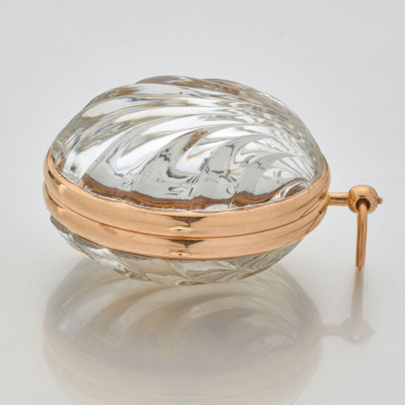 Extraordinary gold French shell-shaped form watch Circa 1760 Extraordinary gold French shell-shaped form watch Circa 1760