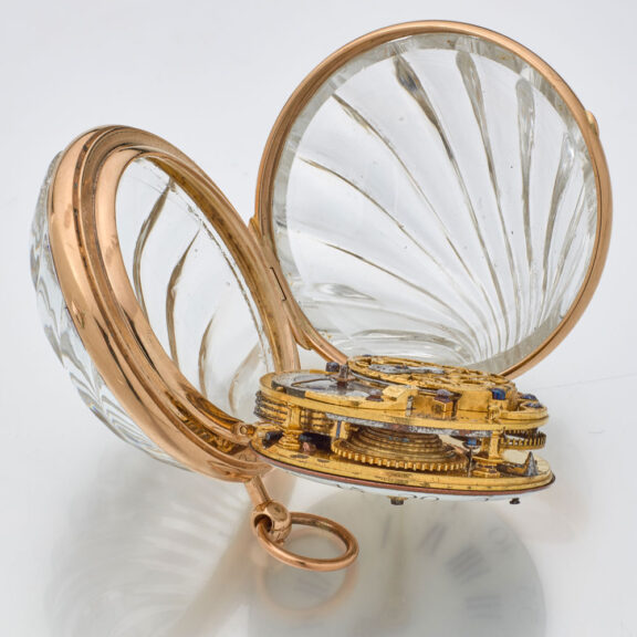 Extraordinary gold French shell-shaped form watch Circa 1760 Extraordinary gold French shell-shaped form watch Circa 1760