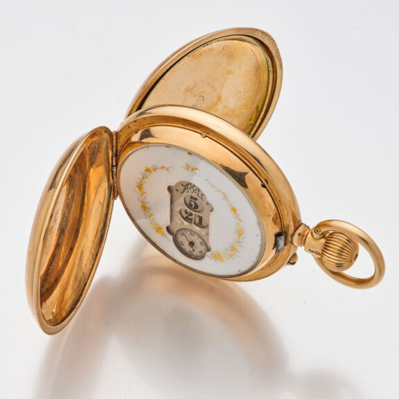 Very rare Swiss 14 carat gold digital pocket watch Circa 1890 Very rare Swiss 14 carat gold digital pocket watch Circa 1890