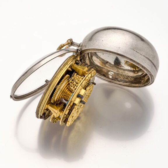 Interesting Dutch watch with date and champlevé dial Circa 1710 Interesting Dutch watch with date and champlevé dial Circa 1710
