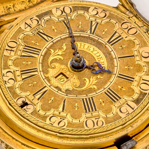 Splendid Dutch 22K gold repoussé watch with date Circa 1740 Splendid Dutch 22K gold repoussé watch with date Circa 1740