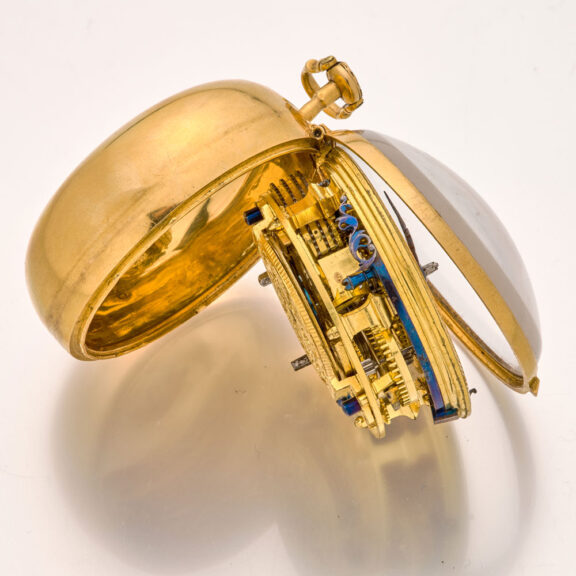 Splendid Dutch 22K gold repoussé watch with date Circa 1740 Splendid Dutch 22K gold repoussé watch with date Circa 1740