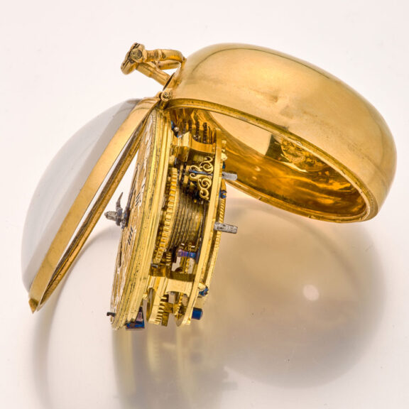 Splendid Dutch 22K gold repoussé watch with date Circa 1740 Splendid Dutch 22K gold repoussé watch with date Circa 1740