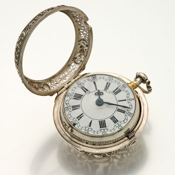 English silver quarter repeating repoussé verge watch Circa 1740 English silver quarter repeating repoussé verge watch Circa 1740