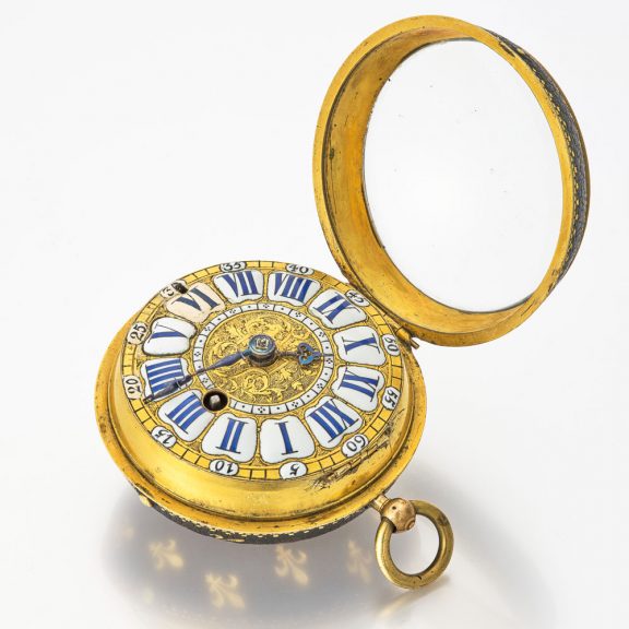 French oignon verge watch in leather-covered case Circa 1710 French oignon verge watch in leather-covered case Circa 1710