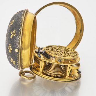 French oignon verge watch in leather-covered case Circa 1710