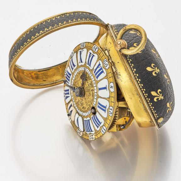 French oignon verge watch in leather-covered case Circa 1710 French oignon verge watch in leather-covered case Circa 1710