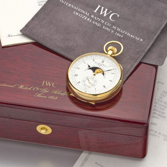 Extraordinary Swiss 18K gold watch with calendar Circa 1999 Extraordinary Swiss 18K gold watch with calendar Circa 1999