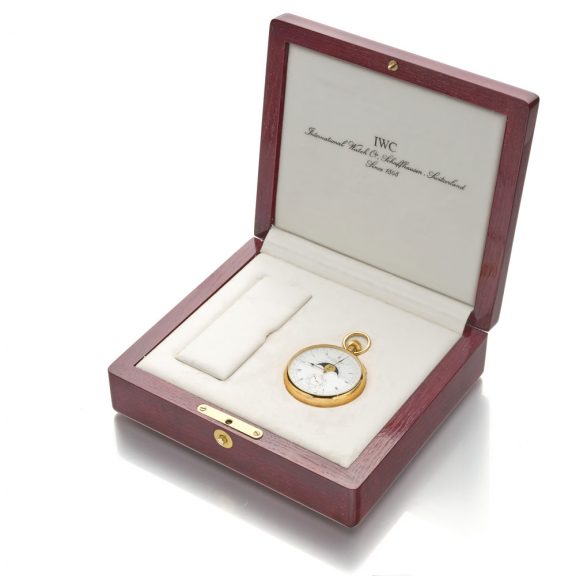 Extraordinary Swiss 18K gold watch with calendar Circa 1999 Extraordinary Swiss 18K gold watch with calendar Circa 1999
